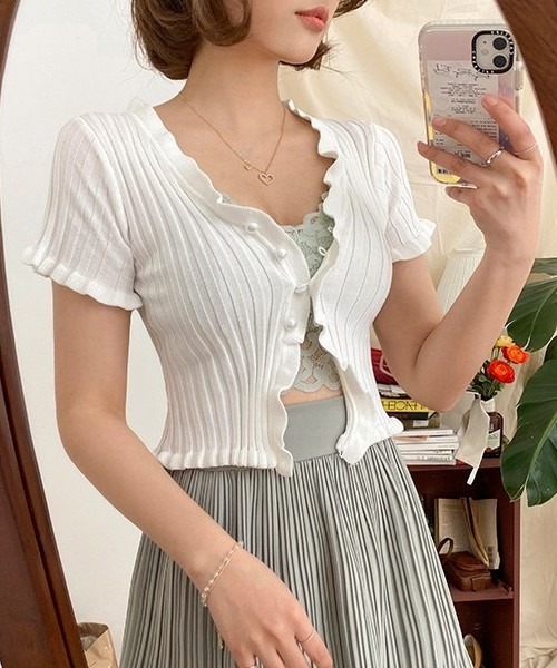 chuu（チュー）の「CHUU リムリブフリルニット（Tシャツ/カットソー・レディース・ブラック/レッド/アイボリー/ライトグリーン・FREE）」の19枚目の写真