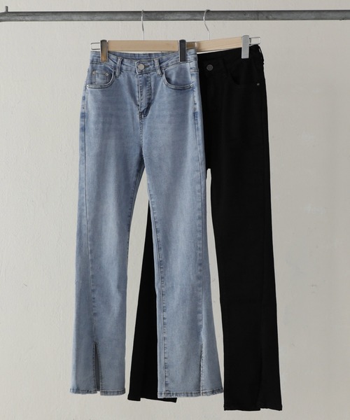 Monocoro toppi（モノコロトッピ）の「スリット入り ストレッチ ストレートデニムパンツ（デニムパンツ・レディース・ライトブルー/ブラック・MEDIUM）」の10枚目の写真