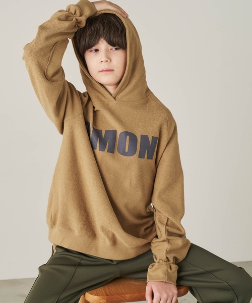 &yam(アンドヤム)の「USA裏毛オーバーサイズ裏使いプリントパーカー(パーカー・キッズ・ブルー/ブラック/ベージュ/ホワイト・130-140cm/150-160cm/140-150cm/120-130cm/110-120cm)」の17枚目の写真