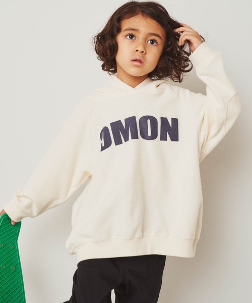 &yam(アンドヤム)の「USA裏毛オーバーサイズ裏使いプリントパーカー(パーカー・キッズ・ブルー/ブラック/ベージュ/ホワイト・130-140cm/150-160cm/140-150cm/120-130cm/110-120cm)」の6枚目の写真