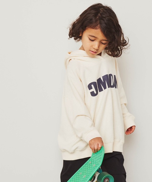 &yam(アンドヤム)の「USA裏毛オーバーサイズ裏使いプリントパーカー(パーカー・キッズ・ブルー/ブラック/ベージュ/ホワイト・130-140cm/150-160cm/140-150cm/120-130cm/110-120cm)」の7枚目の写真