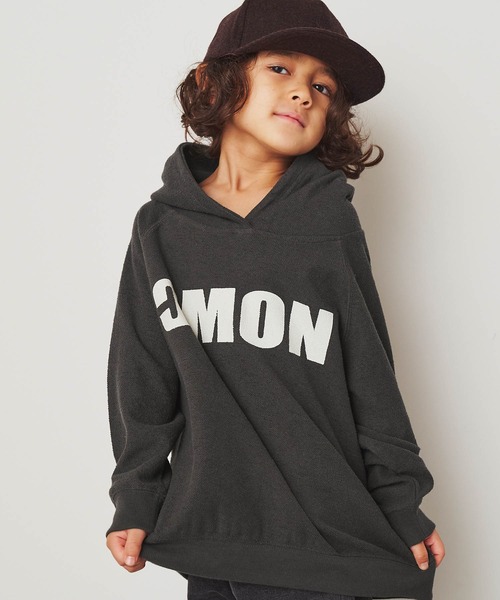 &yam(アンドヤム)の「USA裏毛オーバーサイズ裏使いプリントパーカー(パーカー・キッズ・ブルー/ブラック/ベージュ/ホワイト・130-140cm/150-160cm/140-150cm/120-130cm/110-120cm)」の9枚目の写真