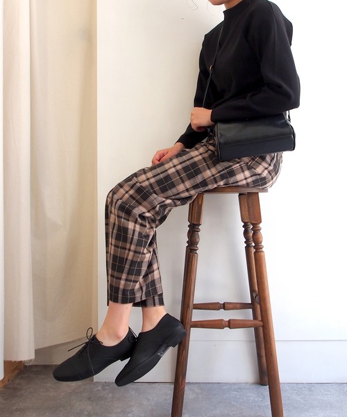 ENあしながおじさん（エンアシナガオジサン）の「防水｜レースアップシューズ　5360411（ドレスシューズ・レディース・ブラック/ブラウン/アイボリー/クリアブラック/グレイッシュベージュ・22.5cm/23.5cm/24.5cm/23.0cm/24.0cm）」の11枚目の写真