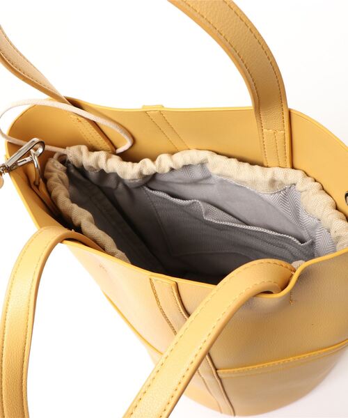 Bou Jeloud（ブージュルード）の「エコレザーバケツBAG（ボストンバッグ・レディース・イエロー/ブラック・FREE）」の9枚目の写真