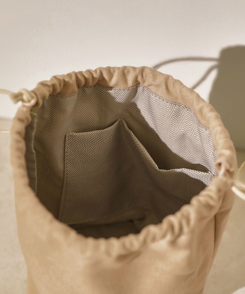 Bou Jeloud（ブージュルード）の「エコレザーバケツBAG（ボストンバッグ・レディース・イエロー/ブラック・FREE）」の6枚目の写真