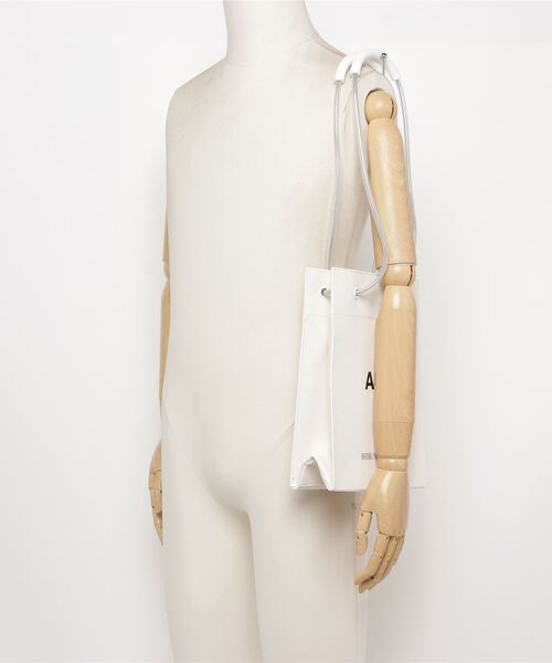 NaNa-NaNa（ナナナナ）の「【nana-nana】A4 BASKETBALL（ショルダーバッグ・メンズ・ホワイト/パープル・FREE）」の5枚目の写真