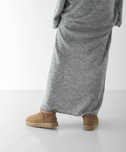 UGG(アグ)の「『一部WEB限定カラー』UGG CLASSIC ULTRA MINI(ブーツ・レディース・ブラック/グリーン系その他/グレー/キャメル・6/8/5/7)」の5枚目の写真