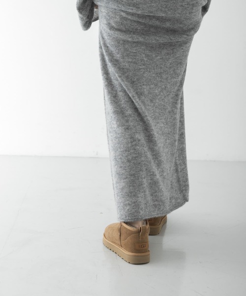 UGG(アグ)の「『一部WEB限定カラー』UGG CLASSIC ULTRA MINI(ブーツ・レディース・ブラック/グリーン系その他/グレー/キャメル・6/8/5/7)」の6枚目の写真