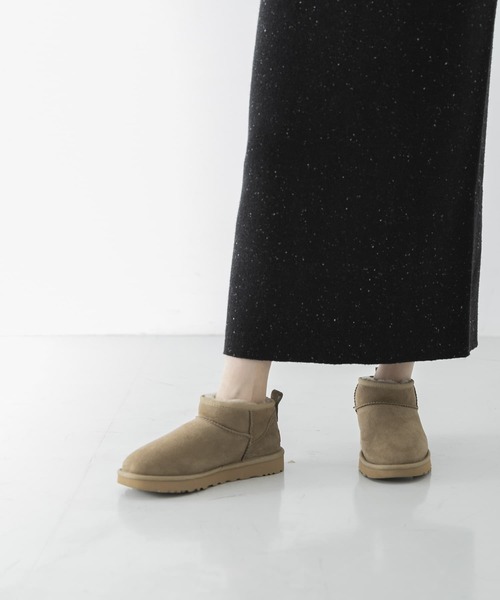 UGG(アグ)の「『一部WEB限定カラー』UGG CLASSIC ULTRA MINI(ブーツ・レディース・ブラック/グリーン系その他/グレー/キャメル・6/8/5/7)」の14枚目の写真