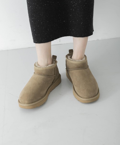 UGG(アグ)の「『一部WEB限定カラー』UGG CLASSIC ULTRA MINI(ブーツ・レディース・ブラック/グリーン系その他/グレー/キャメル・6/8/5/7)」の17枚目の写真