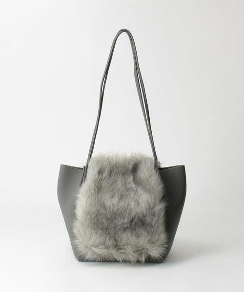 closet story(クローゼットストーリー)の「<closet story>フェイクファーカバー キューブ ショルダーバッグ(ショルダーバッグ・レディース・ベージュ/グレー・FREE)」の5枚目の写真