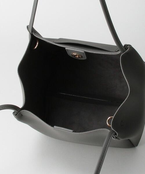 closet story(クローゼットストーリー)の「<closet story>フェイクファーカバー キューブ ショルダーバッグ(ショルダーバッグ・レディース・ベージュ/グレー・FREE)」の6枚目の写真