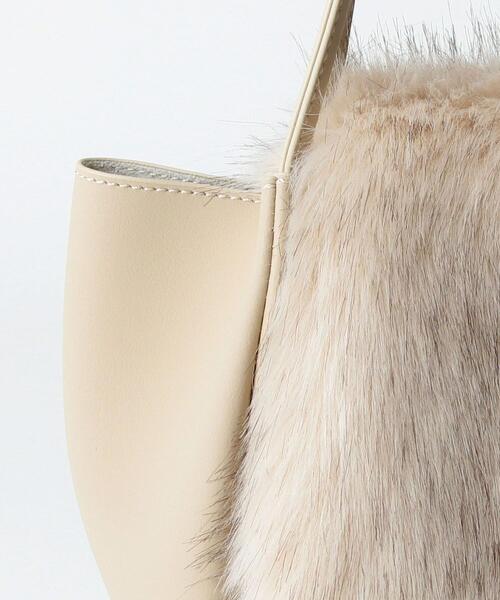 closet story(クローゼットストーリー)の「<closet story>フェイクファーカバー キューブ ショルダーバッグ(ショルダーバッグ・レディース・ベージュ/グレー・FREE)」の13枚目の写真