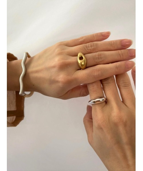 mou（モウ）の「ななめラインぷっくりリング（リング・レディース・シルバー・11号/9号/14号/13号）」の4枚目の写真
