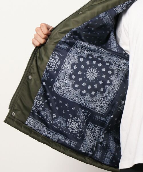 RODEO CROWNS WIDE BOWL(ロデオクラウンズワイドボウル)の「キルトジャケット(ミリタリージャケット・メンズ・ブラック/カーキ・MEDIUM/LARGE)」の3枚目の写真