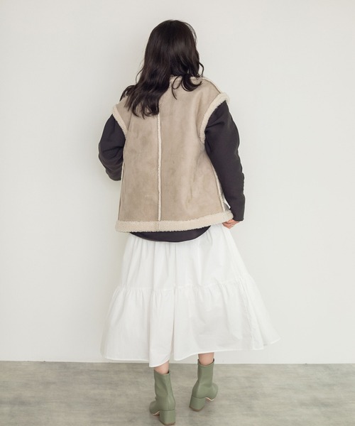 w closet（ダブルクローゼット）の「エコスエードムートンベスト（その他アウター・レディース・ライトベージュ/グレイッシュベージュ・FREE）」の22枚目の写真