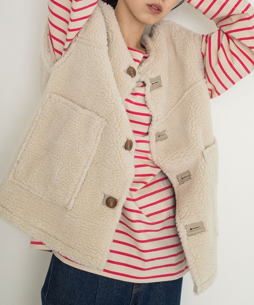 w closet（ダブルクローゼット）の「エコスエードムートンベスト（その他アウター・レディース・ライトベージュ/グレイッシュベージュ・FREE）」の15枚目の写真