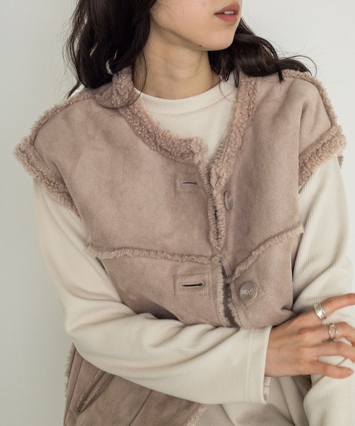 w closet（ダブルクローゼット）の「エコスエードムートンベスト（その他アウター・レディース・ライトベージュ/グレイッシュベージュ・FREE）」の10枚目の写真