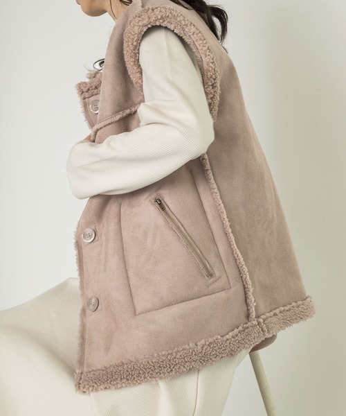 w closet（ダブルクローゼット）の「エコスエードムートンベスト（その他アウター・レディース・ライトベージュ/グレイッシュベージュ・FREE）」の9枚目の写真