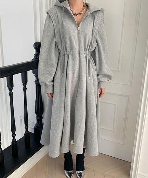 Grandeir（グランディール）の「フロントジップ パーカー ワンピース（ワンピース・レディース・グレー/ブラック/アイボリー・M）」の6枚目の写真