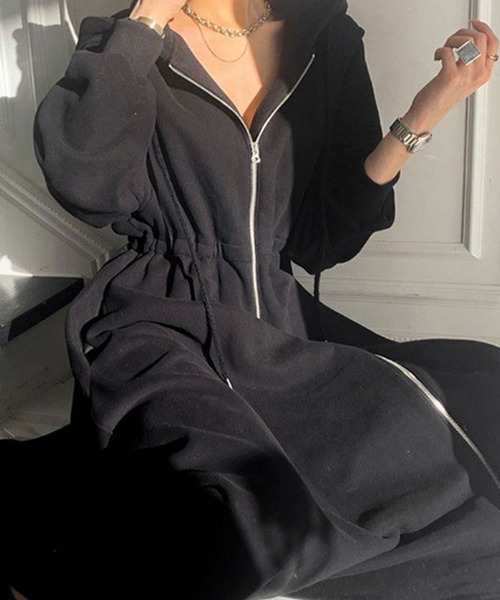 Grandeir（グランディール）の「フロントジップ パーカー ワンピース（ワンピース・レディース・グレー/ブラック/アイボリー・M）」の4枚目の写真