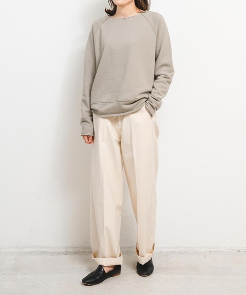 quadro（クオドロ）の「コーデュラヘビー裏毛ラグランプルオーバー（Tシャツ/カットソー・レディース・グレイッシュベージュ/カーキ/オートミール/ダークブラウン/ホワイト/ブルーグリーン/ダークネイビー・FREE）」の15枚目の写真