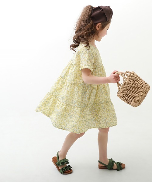 devirock(デビロック)の「花柄ティアード半袖ワンピース(ワンピース・キッズ・ブラック/イエロー/グレイッシュブルー・110cm/100cm/120cm/130cm/140cm/150cm/160cm)」の6枚目の写真
