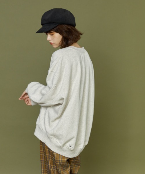 idem(イデム)の「idem over pullover/裏起毛オーバースウェット(スウェット・レディース・パープル/グレー・FREE)」の2枚目の写真