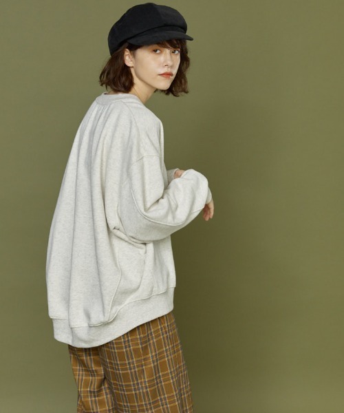 idem(イデム)の「idem over pullover/裏起毛オーバースウェット(スウェット・レディース・パープル/グレー・FREE)」の11枚目の写真