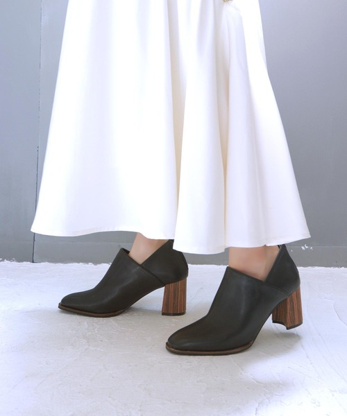 SOROTTO（ソロット）の「ウッドヒールのスクエアトゥブーティー（パンプス・レディース・ブラック/アイボリー・LL/3L/S/M/L）」の12枚目の写真