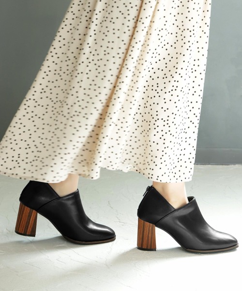 SOROTTO（ソロット）の「ウッドヒールのスクエアトゥブーティー（パンプス・レディース・ブラック/アイボリー・LL/3L/S/M/L）」の3枚目の写真