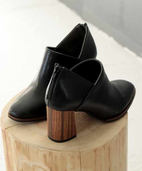 SOROTTO（ソロット）の「ウッドヒールのスクエアトゥブーティー（パンプス・レディース・ブラック/アイボリー・LL/3L/S/M/L）」の5枚目の写真