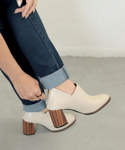 SOROTTO（ソロット）の「ウッドヒールのスクエアトゥブーティー（パンプス・レディース・ブラック/アイボリー・LL/3L/S/M/L）」の7枚目の写真