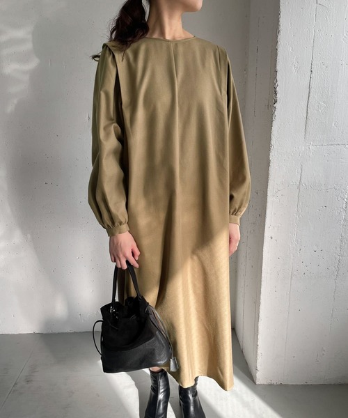 URBAN RESEARCH DOORS（アーバンリサーチドアーズ）の「ショルダータックワンピース（ワンピース・レディース・チャコールグレー/ベージュ・ONE）」の8枚目の写真