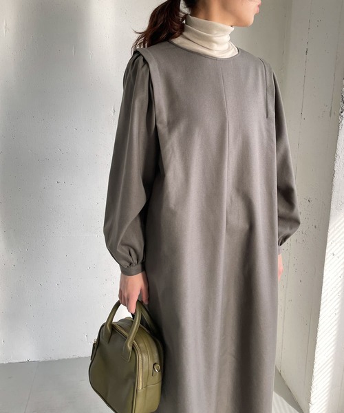 URBAN RESEARCH DOORS（アーバンリサーチドアーズ）の「ショルダータックワンピース（ワンピース・レディース・チャコールグレー/ベージュ・ONE）」の12枚目の写真