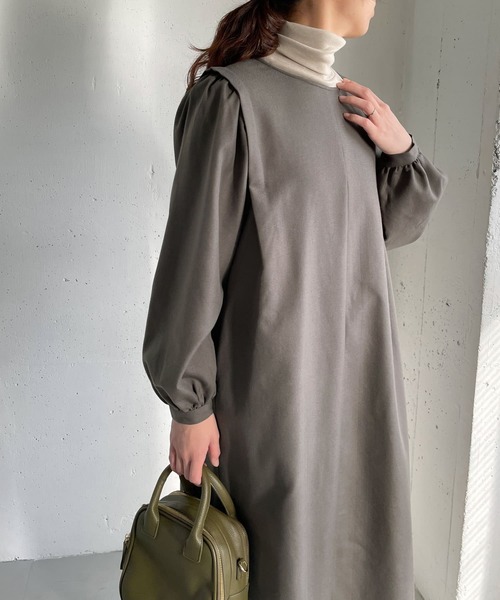 URBAN RESEARCH DOORS（アーバンリサーチドアーズ）の「ショルダータックワンピース（ワンピース・レディース・チャコールグレー/ベージュ・ONE）」の13枚目の写真