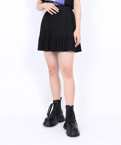 PUNYUS(プニュズ)の「プラットフォームコンバットブーツ(ブーツ・レディース・ブラック・1/2/4/3)」の2枚目の写真