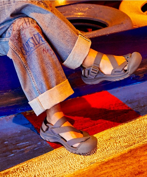 KEEN(キーン)の「KEEN/キーン ZERRAPORT II /ゼラポートツー アウトドア スポーツ カジュアル サンダル 1026030(スニーカー・メンズ・グレー系その他・26.5cm/27.0cm/27.5cm/28.0cm/26.0cm)」の5枚目の写真