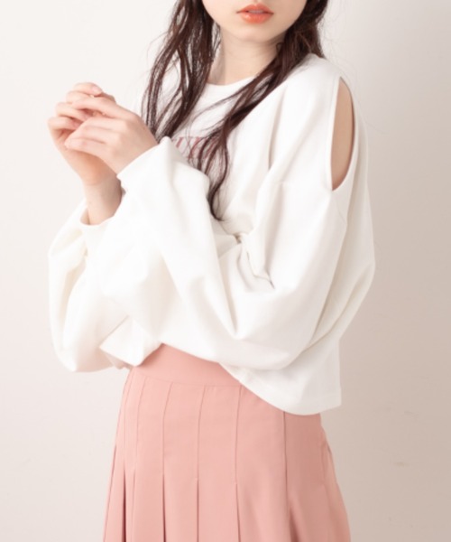 OLIVE des OLIVE（オリーブデオリーブ）の「オープンショルダー刺繍プルオーバー/カットアウトトップス（スウェット・レディース・ネイビー/グレー/オフホワイト・FREE）」の2枚目の写真