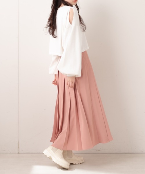 OLIVE des OLIVE（オリーブデオリーブ）の「オープンショルダー刺繍プルオーバー/カットアウトトップス（スウェット・レディース・ネイビー/グレー/オフホワイト・FREE）」の5枚目の写真