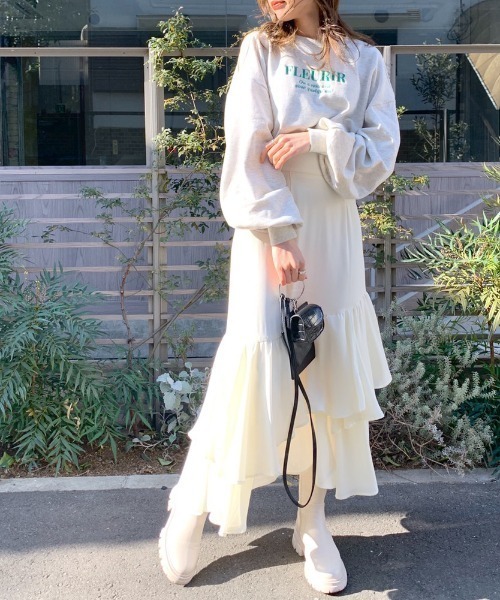 OLIVE des OLIVE（オリーブデオリーブ）の「オープンショルダー刺繍プルオーバー/カットアウトトップス（スウェット・レディース・ネイビー/グレー/オフホワイト・FREE）」の9枚目の写真