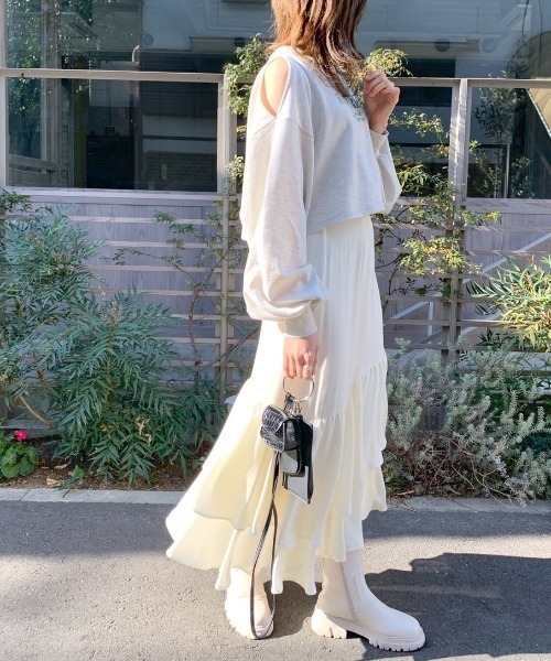 OLIVE des OLIVE（オリーブデオリーブ）の「オープンショルダー刺繍プルオーバー/カットアウトトップス（スウェット・レディース・ネイビー/グレー/オフホワイト・FREE）」の10枚目の写真