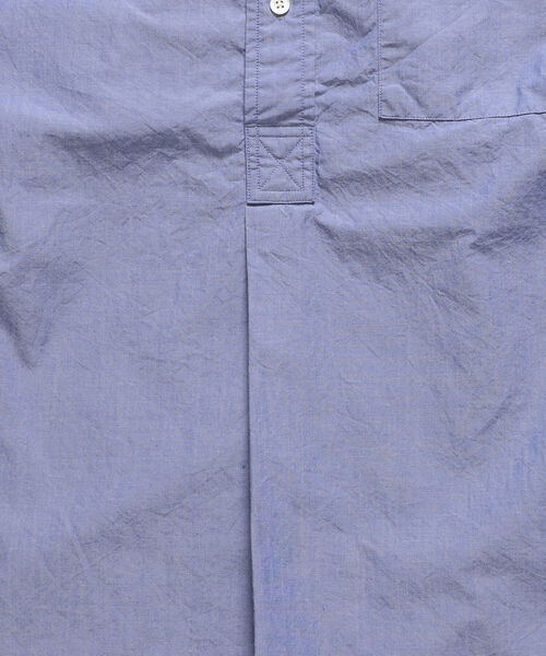 BEAMS PLUS(ビームスプラス)の「BEAMS PLUS / バンドカラー プルオーバー シャツ(シャツ/ブラウス・メンズ・ブルー/グレー/ホワイト・LARGE/SMALL/X-SMALL/X-LARGE/MEDIUM)」の18枚目の写真