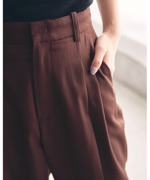 TODAYFUL(トゥデイフル)の「タックワイドトラウザース(その他パンツ・レディース・ダークブラウン/インディゴブルー・36inch/38inch)」の14枚目の写真