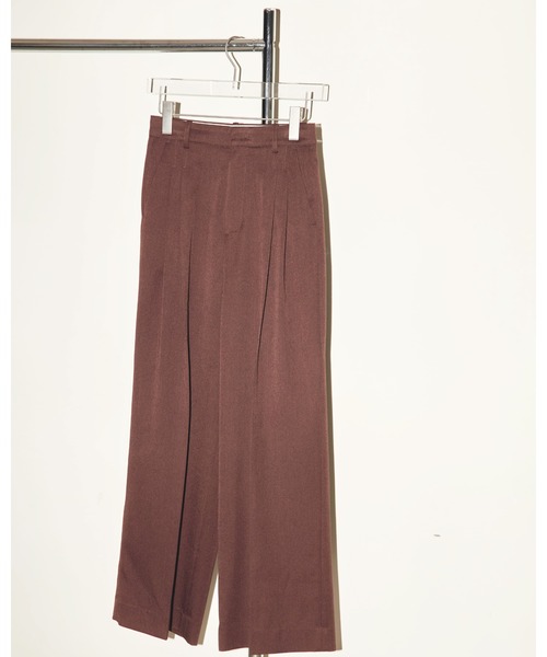 TODAYFUL(トゥデイフル)の「タックワイドトラウザース(その他パンツ・レディース・ダークブラウン/インディゴブルー・36inch/38inch)」の17枚目の写真