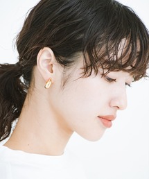 haco! | 毎日つけても飽きないほどよい存在感！キラリとゴールドが上品に印象付けてくれる　つけ心地軽やかなぷっくりイヤアクセby who made me ＜1:ピアス　2:イヤリング＞(ピアス（両耳用）)