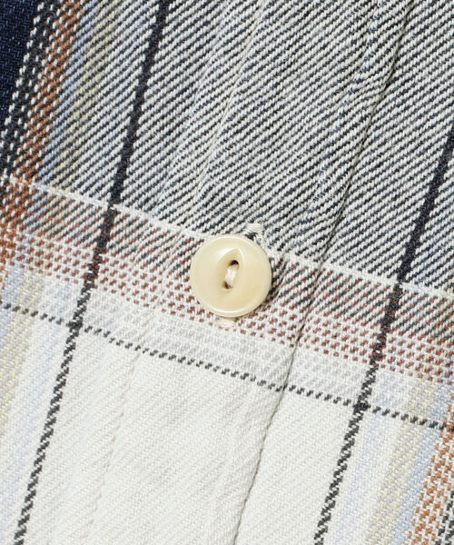 REMI RELIEF（レミレリーフ）の「REMI RELIEF × BEAMS PLUS / 別注 Indigo Check Shirt（シャツ/ブラウス・メンズ・ホワイト/サックスブルー・SMALL/MEDIUM/LARGE/X-LARGE）」の17枚目の写真