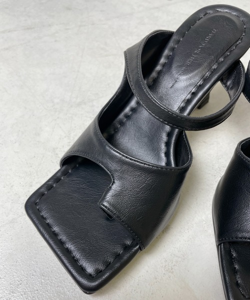 StyleSea（スタイルシー）の「スクエアトゥトングサンダル（サンダル・レディース・イエロー/ホワイト/ライトグリーン/ボルドー/ブラック・25cm/23cm/24.5cm/24cm/23.5cm/22.5cm）」の3枚目の写真