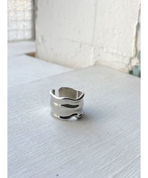 Ungrid（アングリッド）の「メタルワイドニュアンスリング（リング・レディース・シルバー・FREE）」の5枚目の写真