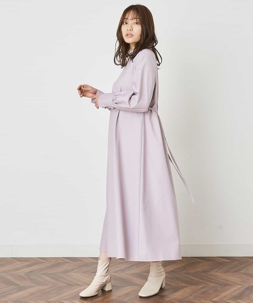 A de a.v.v(アードアー・ヴェ・ヴェ)の「ハイネックタックフレアーワンピ―ス(ワンピース・レディース・ライトパープル/ベージュ/ブラック・36/38)」の6枚目の写真